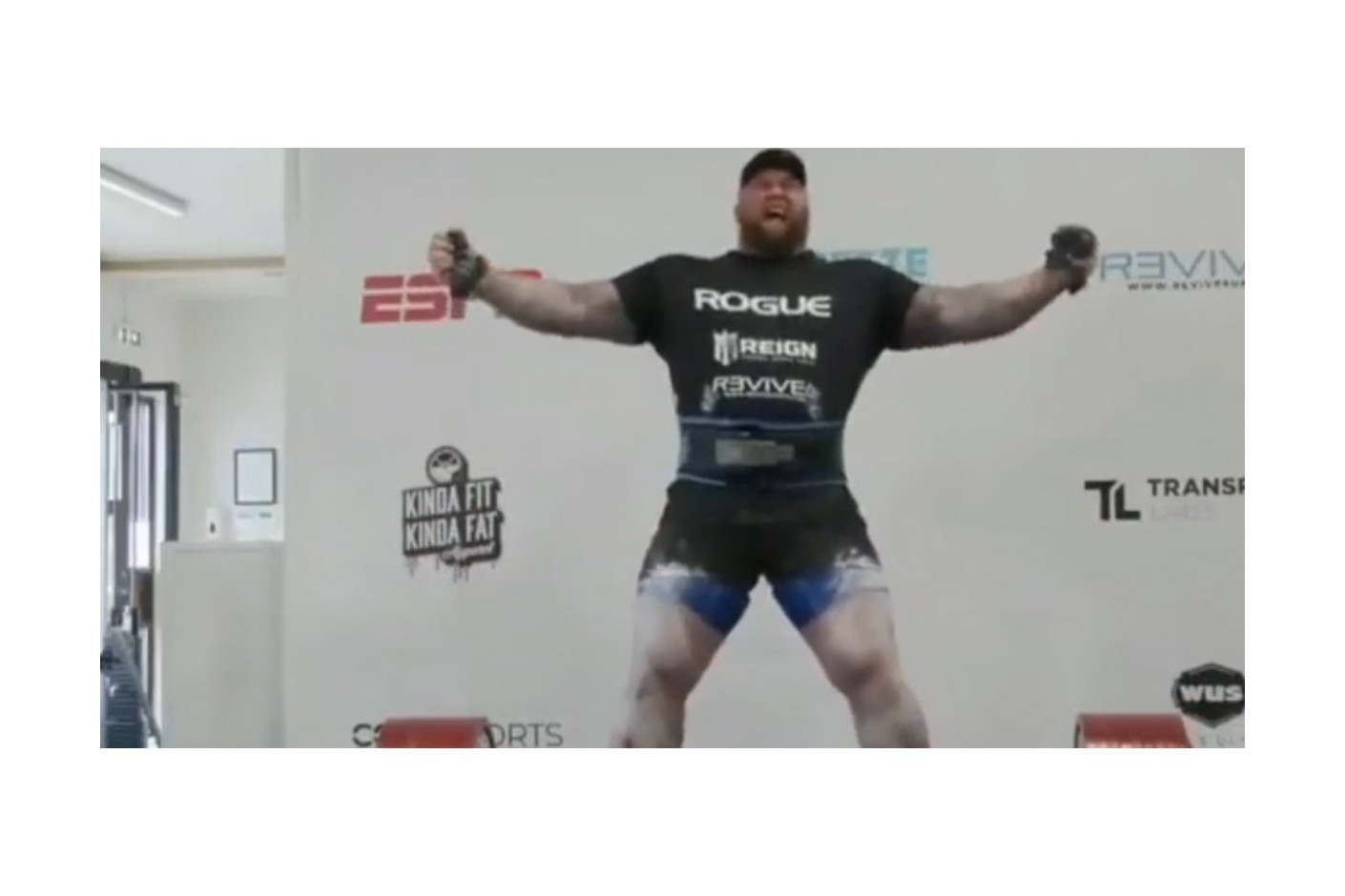 OBOREN SVETSKI REKORD U MRTVOM DIZANJU